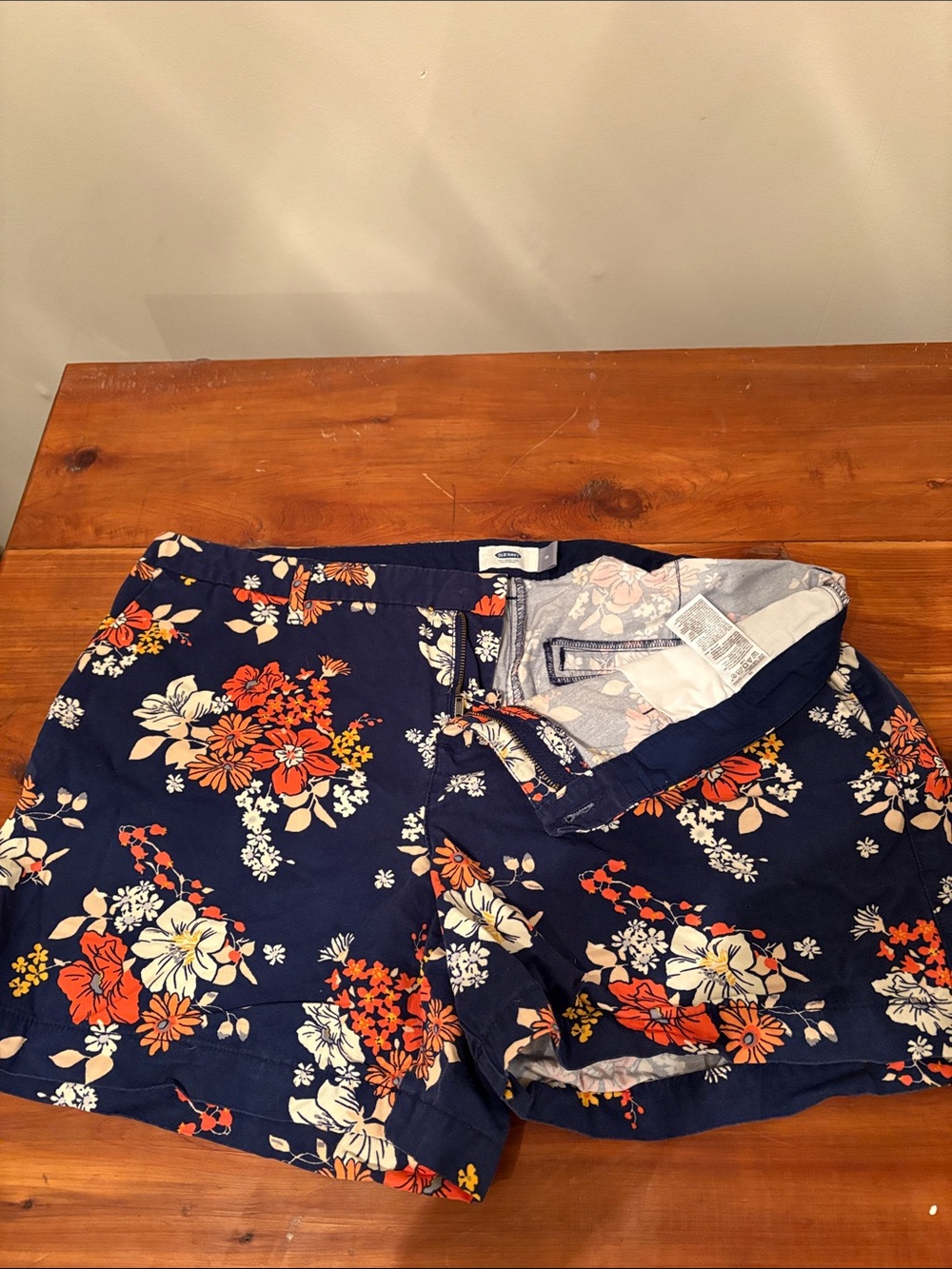 Old Navy Navy Floral Pull-On Bermudas